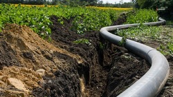 Шесть километров старого водопровода заменят в Андроповском округе
